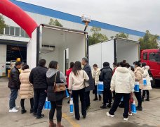 真發(fā)泡聚氨酯冷藏車，一車能頂兩車用