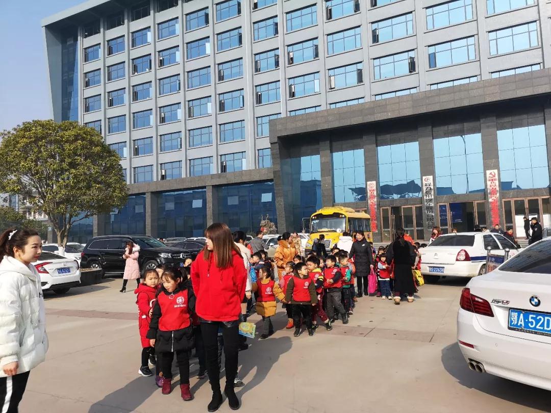 七星幼兒園參觀(guān)程力集團(tuán)