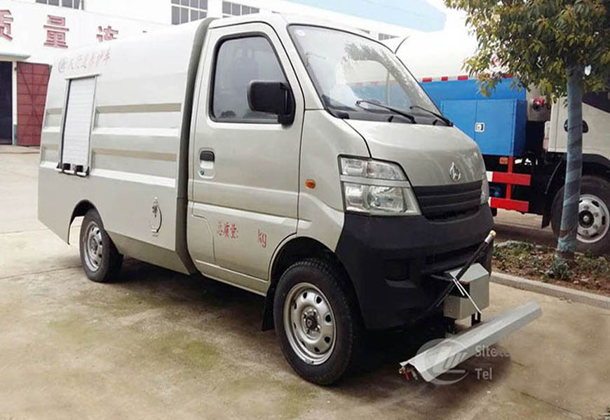國(guó)五長(zhǎng)安路面清洗車(chē)